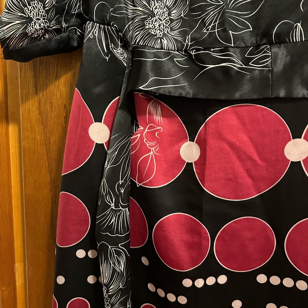 Gorgeous Multi Patterned Bcbg Silk Dress - image 2